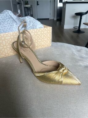 Badgley Mischka Metallic Gold Pointed Slingback Knot Heel New With Box